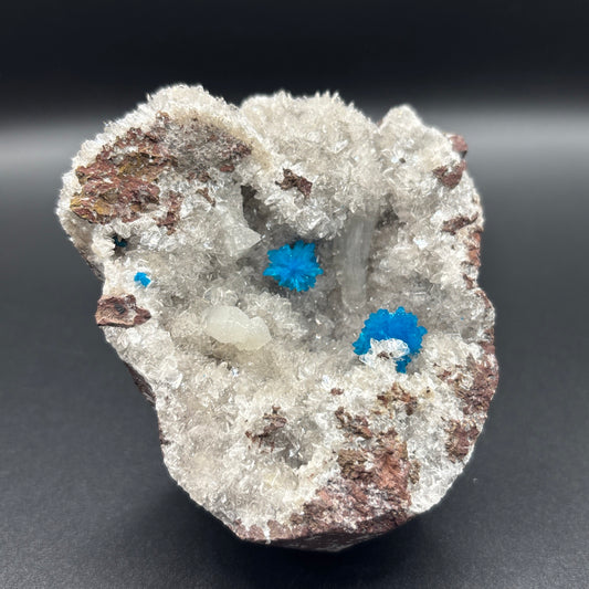 Pentagonite on Quartz Matrix – Vibrant Blue Crystal Clusters – Mineral Specimen