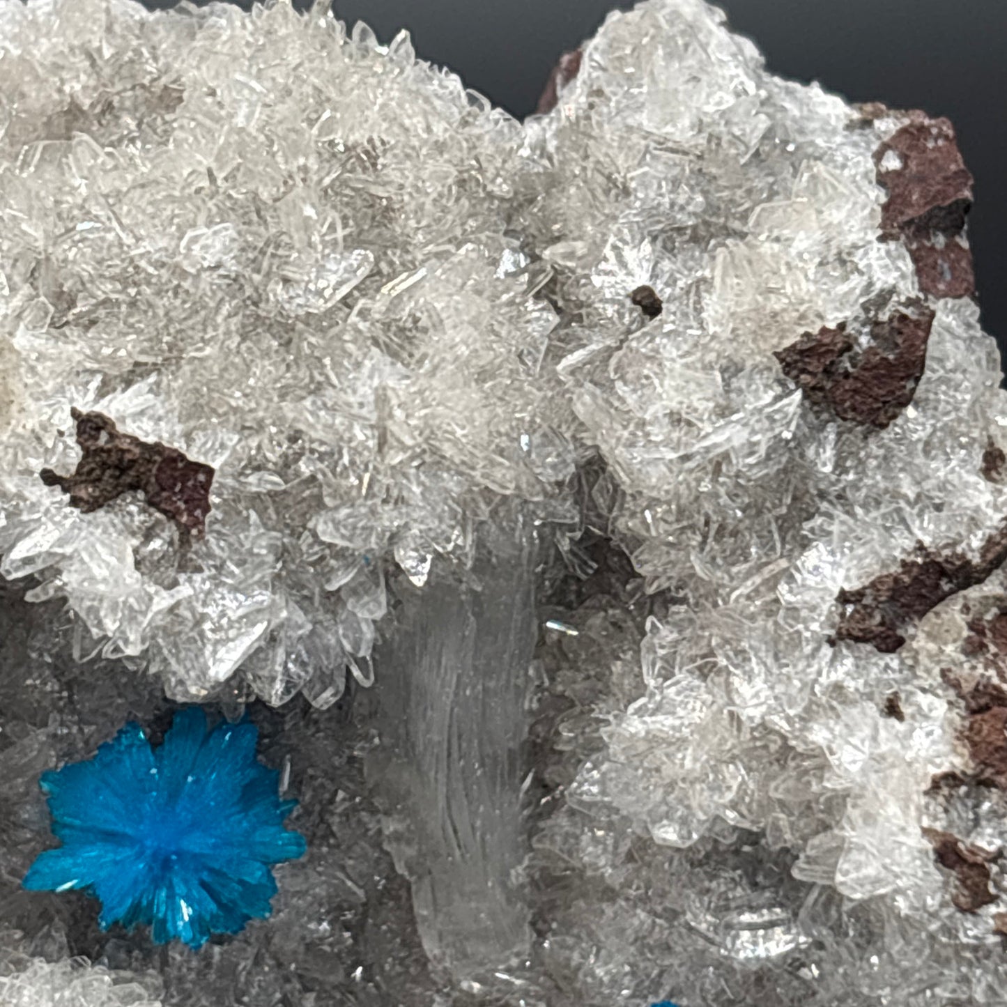 Pentagonite on Quartz Matrix – Vibrant Blue Crystal Clusters – Mineral Specimen