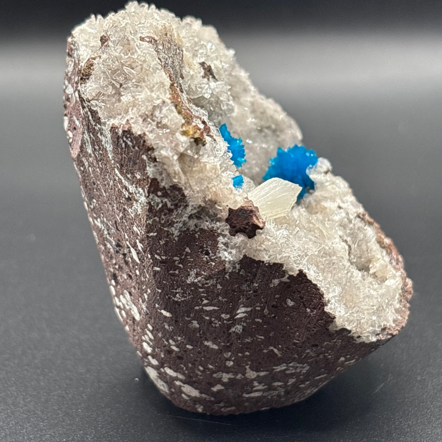 Pentagonite on Quartz Matrix – Vibrant Blue Crystal Clusters – Mineral Specimen